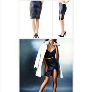✨ GUESS Velvet Crocodile-Pattern Pencil Skirt✨